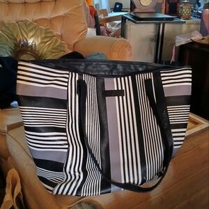 Vera Bradley tote bag, very large.  Black,  white and gray design